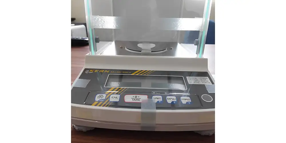 ترازو آزمایشگاهی KERN ABJ 220-4NM