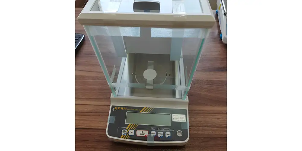 ترازو آزمایشگاهی KERN ABJ 220-4NM