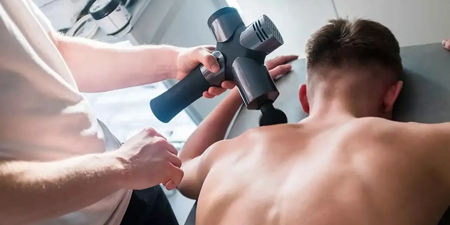 ماساژور تفنگی برای سیاتیک